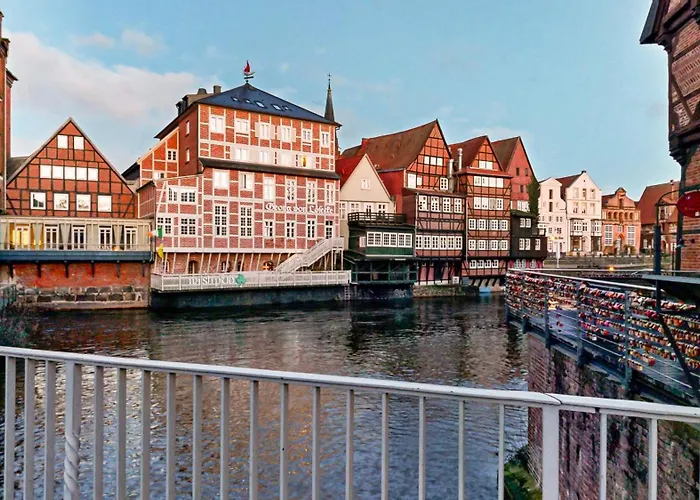 08 No8a Boardinghouse